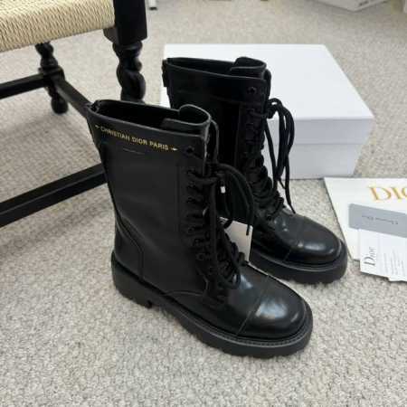 代购级 官网同步2024ss最高版本 Dior 迪奥秋冬靴马钉靴顶走级秀系列秋冬主季打款，超爆级款的节奏！出行必备单品！随意搭配么怎穿都好看 值得收鞋入柜的一款 - 点击图像关闭