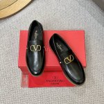 出厂价P 华伦～ 男士休闲鞋 2025Z柜同步发售 码数:38-45 2个颜色鞋面选用牛皮拼接牛皮内里，舒适透气，鞋底：原版舒适耐磨大底，实物拍摄实物更赞