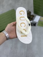 工厂p价p 实价 Gucci 古驰新款休闲拖鞋，官网1:1、高品质 完美做工 透射出一种尊贵奢华，高端超凡工艺中升华其奢侈定义。码数；38-46。 3色选