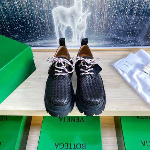 出厂 男女款 休闲 BV编织厚底绑带鞋 手工制造 BV 黑色 小牛皮 编织 搭配 科技面料 原生态皮 这款经典款 简直bv最新天花板啦 双色彩色百搭 皮实耐玩