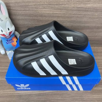 Adidas Originals Adifom Superstar 舒适 防磨包头拖鞋男女同款 黑白色。 码数36-45码 偏小一码