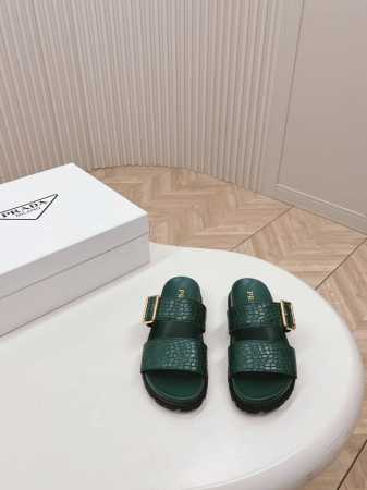 新皮面新色系 Prada 普拉达2024春夏新款拖鞋 厚底拖鞋 舒适度与时髦度并存 设计搭配不同风格需求！ 鞋面：牛加 内里: 羊皮内里垫脚 大底：开模防滑大底 - 点击图像关闭