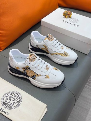商品名称 Versace 范思哲 实价 正规码数: 38-44 休闲鞋 商品材料 精选 牛皮鞋面 柔软羊皮内里 原厂大底