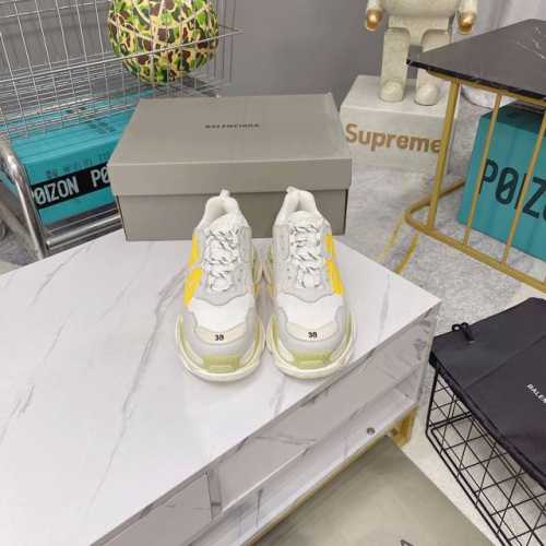出厂 巴黎世家 最新款字母涂鸦 一代 1.0 Balenciaga Triple S 巴黎世家 19官方发售气垫版本官方纯原版本 全码出货通知正确字体电绣 粗细