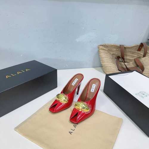 高品质出厂 ！小众潮牌 Alaia25春夏新品金属五金圆扣鱼嘴高跟凉鞋足尖上的性感之资！ 精致的同时还具有时髦利落 摩登气场 鞋面进口小牛漆皮 头层牛皮 内里垫