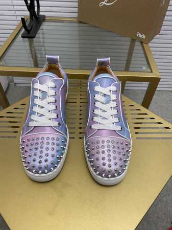 定做款出厂价 。Christian Louboutin Cl红底鞋 专柜烫钻系列，高帮情侣休闲板鞋 独家热款发布活动乳胶垫脚成品大底车线女35-40#男38#- - 点击图像关闭