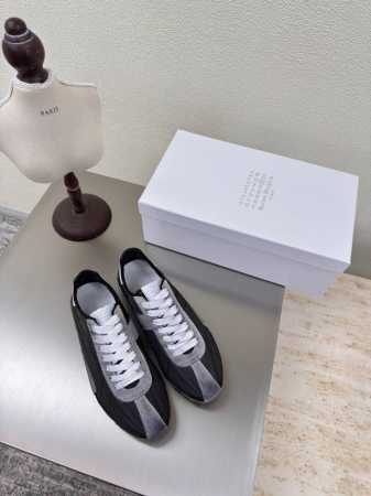 男女款 复古做旧 新德讯 Mm6 Maison Margiela 男10 高丝光牛反绒皮原版布料水染牛皮 大热时尚风格 黑旧 Mm6 Maison Margie - 点击图像关闭