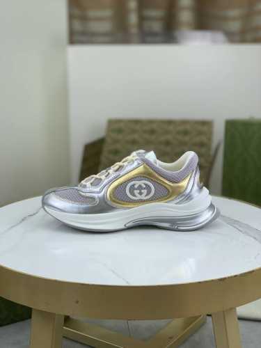 出厂价 顶级版本 Gucci 古奇 最新款限定款情侣升级版休闲鞋！材料均为高端材料定制，超级好看，进口电绣工艺，请各位看清细节认准品质，独家开模高端大底，高品质