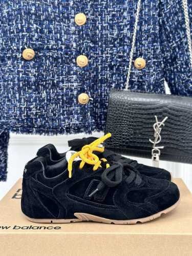 牛反绒 牛皮 男码＋10Miumiu x New Balance NB联名款 复古休闲德训鞋阿甘鞋运动鞋网红博主火爆追捧 时装周走秀场曝光非常留行的美拉德配色平