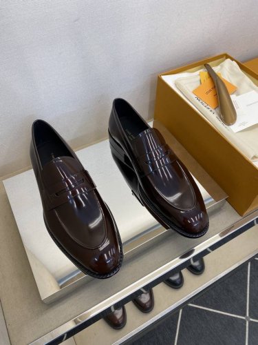 L家 顶级 -Size 39-44 38.45订制不退不换 lv原单高品质时尚正装皮底 经典款小皮鞋型 货 顶级手工艺 意大利全面进口原皮料小牛漆面牛皮 超强质