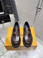 顶级版本 Lv 新款链条浮雕厚底乐福鞋 鞋面：进口开边珠牛皮 内里：进口牛皮 大底：原版开模发泡橡胶大底 跟高：5.5Cm Size：女35-39 女40 41