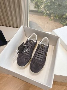 G036所见即所得prad代购级别普拉达春夏新品运动休闲德训鞋运动板鞋皮革运动鞋让整双鞋轻便舒适 鲜艳色彩 满足不同风格时髦人士的多种选择，每一个设计元素都踩在
