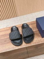 限男码 #迪奥新款魔术贴男士拖鞋 高级感十足 国内外博主刷爆的一款 复古又时髦 上脚美炸了 经典老花刺材质 山羊内里 Size 39-45 38 45定做不退换