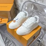 男码# 顶级代购版本 Lv Trainer 情侣限定系列休闲运动篮球鞋 颜值担当 上脚帅炸，每个颜色都是巨巨巨好看！潮人必备单品 原版订制压纹粒面小牛皮 非市面