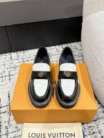 顶级版本Louis vuitton 路易威登 25情侣款厚底乐福鞋Lv这款宽厚的鞋底，增高效果真的很不错，经典复古单品，搭配牛仔裤穿超酷 时髦个性一年四季都可穿