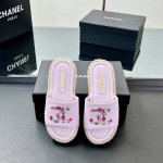 厂价 高版本 Chanel香奈儿电绣双C的Logo编织 渔夫拖鞋 一字拖鞋 专柜原版开发 正品工艺 鞋正中的双C Logo点缀恰到好处 简约大方. 羊皮面小香拖