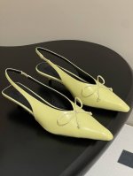小众潮牌 Jacquemus 25S春夏新款 简易蝴蝶结尖头小猫跟后空凉鞋 小方头搭配蝴蝶结设计 新颖时尚大方，性感不失优雅，很显脚部线条，附有骨感美的视觉效果
