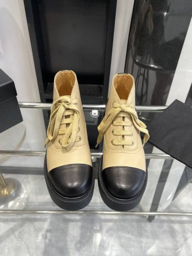 Chanel新款长靴 高版本出货 本季秋冬季必备单品香奈儿秋冬重工爆款 小红书力推款时髦精必备 精致细节放大看原版开模五金扣 鞋面采用原版定制牛皮 羊皮内里羊皮
