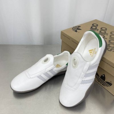 adidas 阿迪达斯 25Ss春夏新款 一脚蹬 平底 跆拳道鞋 休闲鞋 简直就是球鞋界的“流量收割机”！ 搭配阿迪达斯三条纹元素，这种配色真的爱了！！！ 以舒