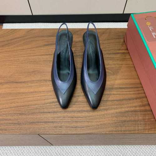 Loro Piana 拼色后空单鞋。极简主义风格。属于非常耐看的款式！高级百搭之王一年四季春夏秋冬皆适宜。鞋面订制布拼皮。羊皮垫脚。进口真皮大底。跟高5cm 码