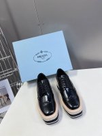Prada普拉达顶级版本布洛克松糕厚底麻绳皮鞋 原版1 1定制 众多网红上脚 这款鞋 Prada25春夏秀场多次出镜 时尚圈又一个轮回 经典的简约设计 上麻绳厚