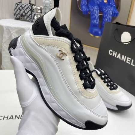 出厂 香奈儿 Chanel小香家高版本 最新最新气垫底运动鞋 今年最新款大底 相比以前的版面 这款上脚更加柔软舒服 超好穿的一款，整个鞋是很轻的，并且有内增高， - 点击图像关闭