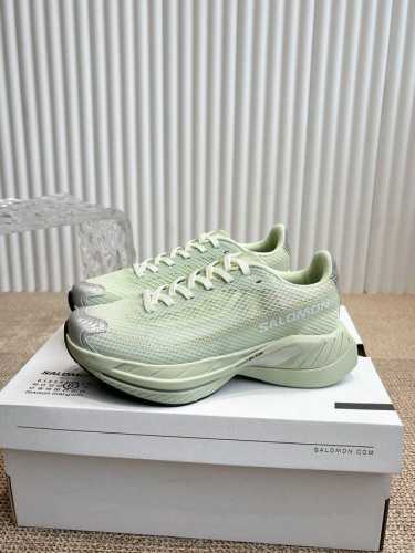 Mm6 X Salomon Spectur Maison Margiela与Salomon合作的2025春夏系列鞋款 以公路跑鞋Spectur 2为基础 鞋面采