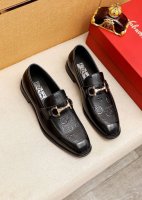 商品商标：Ferragamo 菲拉格慕 休闲皮鞋 正码码数: 38-44 45.46订制 商品材料：精选 进口头层开边珠牛皮圧花鞋面+奢华五金扣，进口水染牛皮内