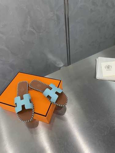 爱马仕 HerméS 经典 工 字拖 高品 原版编织工艺 款式经典 简约 此款主要对比的就是工艺 品质 爱马仕 HerméS 夏天开始不一样的夏天生活 爱马仕H