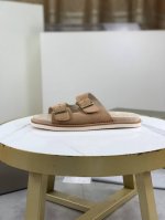 工厂p价p出 新款 Brunello Cucinelli Bc男士休闲男凉拖鞋！此款凉拖鞋鞋面料采用意大利进口高丝光水洗翻毛皮，内里和鞋垫皮也是同等级皮革，鞋面