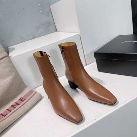 高品质出厂 ！顶级品质Alexander Wang 亚历山大王24秋冬新款小方头粗跟切尔西短靴！方头 “Kori” 系列，短靴将品牌浓郁前卫风格诠释地十分到位！ - 点击图像关闭