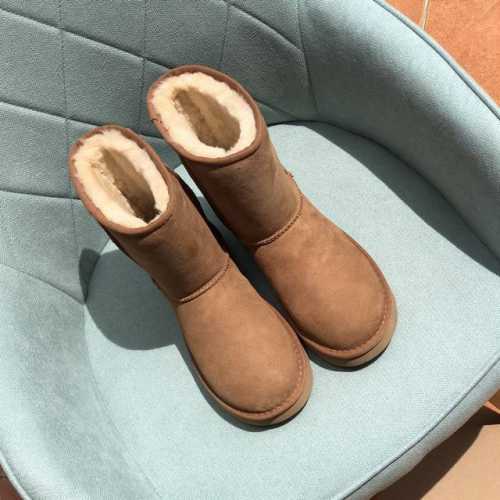 纯跑量 代购级 Ugg 经典中筒靴 主打栗色 Qc绿标免检 大厂品质 放心购入 货号6223！ 特别适合北方小伙伴 不怕大风和大雪往脚里灌雪啦！ 独家品质！经典