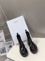 Celine思琳lisa同款马丁靴、超多网红明星种草 无敌显瘦马丁靴、做旧双色效果小牛皮皮质柔软鞋底厚5Cm左右、增高显腿细、原版定制小牛皮、牛皮内里真皮沿条
