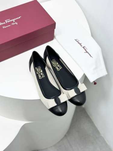 工厂P价 P360 25Ss Ferraga*O菲拉*慕新版 Vara拼色棉麻帆布芭蕾舞平底单鞋！ 这款平底鞋随性时髦，对比鲜明的配色和纹理更添凸显这款鞋的亮点