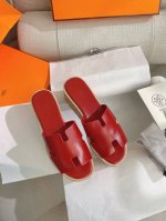 上新Herme*独家.春夏.柜上同步巨献H型牛皮木糠底厚底松糕高跟拖鞋 独家H家鞋款.新品~真正的原版购入，拒绝看图做货！矮子乐，超级好穿的松糕拖鞋，上脚秒增高