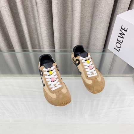 配扣子10 loew罗意威25Ss新款巴黎时装 Balletrunne芭蕾运动鞋 阿甘鞋 经典一眼就爱上的 拼接的极简风格真的做到极致 实在太百搭 随便穿搭就可 - 点击图像关闭