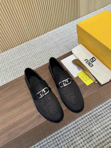fendi 顶级 Size：男款39-44. 38.45.46订做 芬迪男士商务休闲皮鞋 进口品牌布 小牛皮 开边珠 品牌Logo印花 -内里：舒适牛皮内里 -