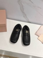 高版本出厂 平底 Miumiu 缪缪25Ss早春走秀新款一脚蹬懒人鞋玛丽珍芭蕾舞鞋 高跟单鞋 官方春夏走秀新款，时髦百搭 即可咸又可甜 一点也不磨脚 无论光脚穿