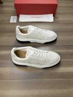 Ferragamo 菲拉格慕 -高端品质 原单 -鞋面：纳帕小牛皮、品牌帆布布匹、鞋身车缝品牌logo -内里：品牌帆布，垫脚；水染牛皮 -大底：橡胶发泡；双色