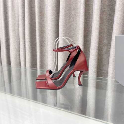 巴黎世家~Balenciaga2025春季新款 高跟凉鞋隆重上市 面料：胎牛面料 大底：真皮大底。 内里和垫脚：全羊皮制作 Size：35 39 34 40 4