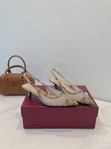 Gucci 古奇 2025Ss新款凉鞋，每个细节皆经过精心细致打造 面料：网纱 品牌布艺 内里：高端定制羊皮 大底：意大利进口真皮大底 尺码：35-40 跟高1