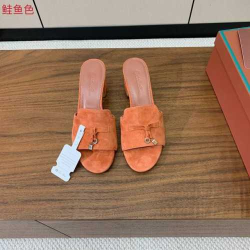 Loro Piana 羊京中跟拖鞋。鞋面羊京，羊皮内里及垫脚。真皮中底，真皮包跟。进口真皮大底，跟高8cm。码数：34-42 34、40、41、42定制不退换