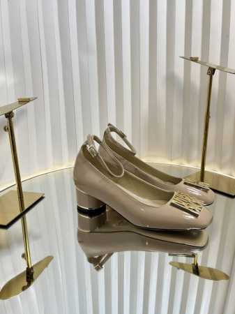 Dior 迪奥 2025秋冬最新时装秀高定系列 MISS DIOR 粗跟方头玛丽珍芭蕾舞女鞋 CD字母logo五金珐琅方扣低跟一圈带中古女单鞋 原版开发顶级高端 - 点击图像关闭