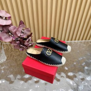 华伦天奴 Valentino Garavani 出货快 顶级代购货最高版本渔夫鞋 专柜早春新款网纱V扣渔夫鞋系列 爆款单鞋，上脚很美，购入正品原版Build。