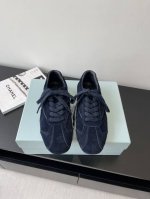 prada 普拉达 25Ss春夏新款 德训鞋 休闲鞋 精工制造 缝线均匀 皮质质感一览无余 多色拼接 时尚大方 柔软舒适透气 外侧饰有prada字母徽标 搭配织