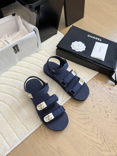 chanel 25C新款魔术贴沙滩鞋 原版开模高品质！ 环保开模Pvc，原版大底！ Size:35-40