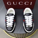 情侣款 品牌：古奇GUCCi最新原单款 标准码：女码35-40男码39 44 45可以定做 等级：官网同款 材料：原版牛皮面 舒适混种加厚羊皮内里 原版耐磨柔软