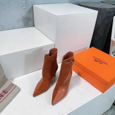高品质出厂矮 ！高 ！顶级品质 HERMES爱马仕H家 2024ss秋冬拼接鞋面尖头异形跟短靴长靴！H家的经典战靴、简洁大气、帅气十足！永不过时！秋冬搭配必备单 - 点击图像关闭