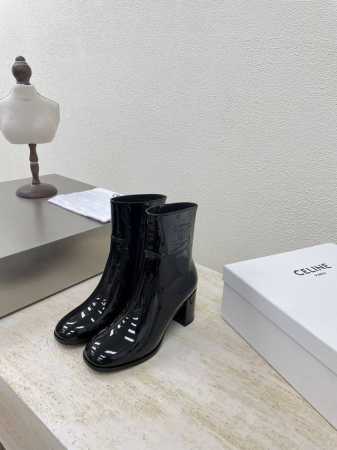 钢印凯旋门logo 漆皮短靴 CELINE 专属 凯旋门系列 短靴 赛琳 家族元素设计 钢印logo logo 黑色小牛漆皮 钢印压模而成立体感十足 对标对版 - 点击图像关闭