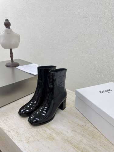 钢印凯旋门logo 漆皮短靴 CELINE 专属 凯旋门系列 短靴 赛琳 家族元素设计 钢印logo logo 黑色小牛漆皮 钢印压模而成立体感十足 对标对版